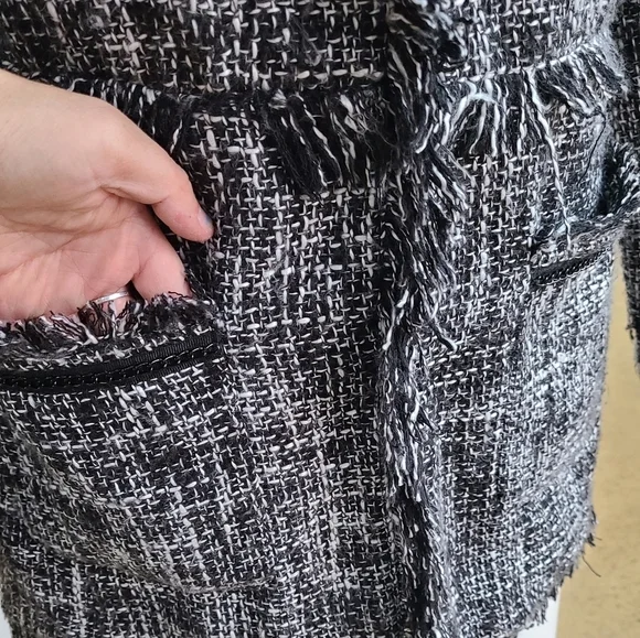 Light Tweed Blazer - Picture 9 of 12